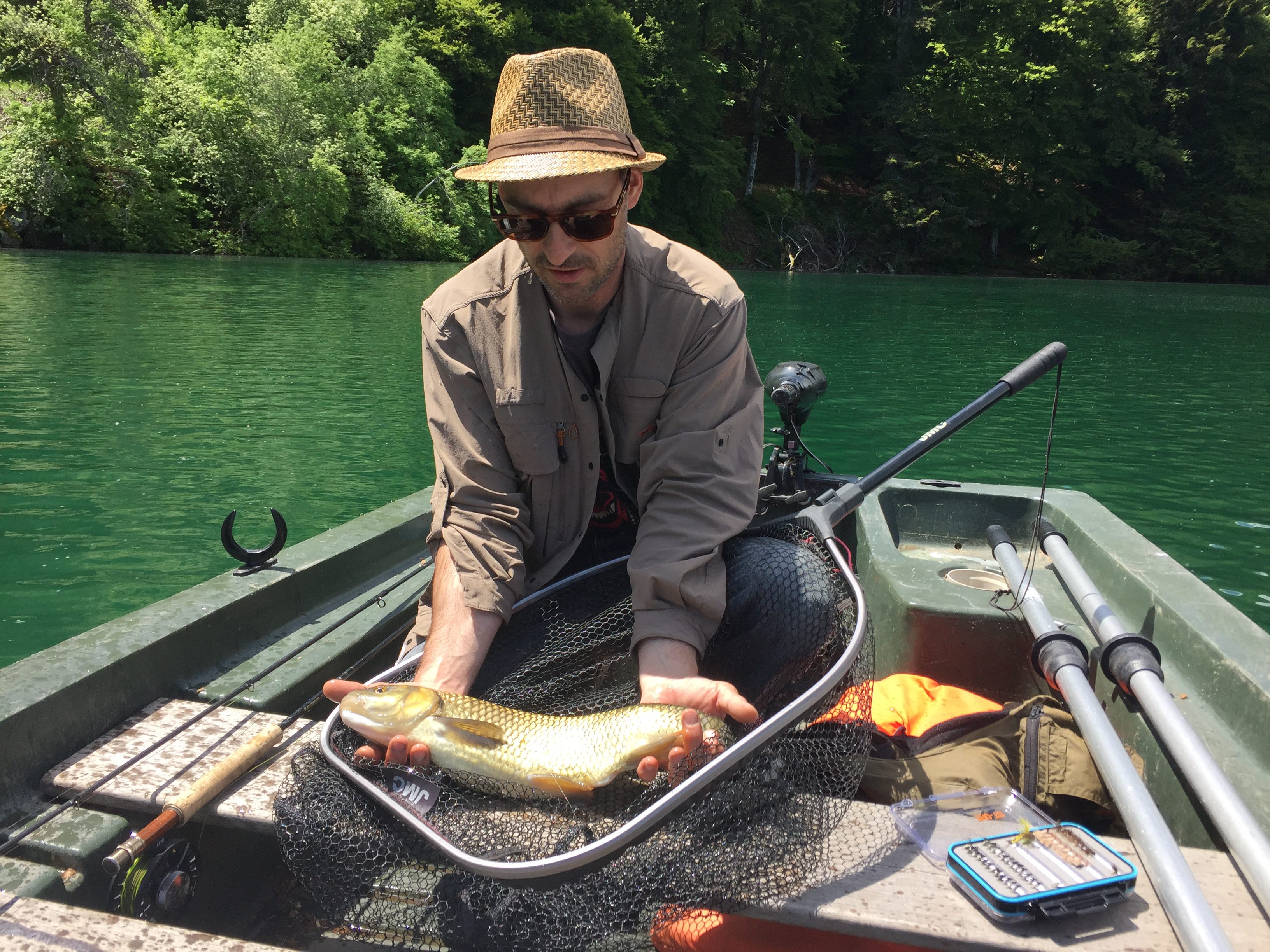 Pêche à la mouche au lac Pavin – Franck Coudière, Guide pêche à la mouche